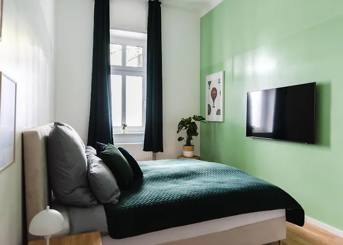 165M2 Downtown Family Suite 5Br, 3Bath, Kids Room, 11Min Alexanderplatz
