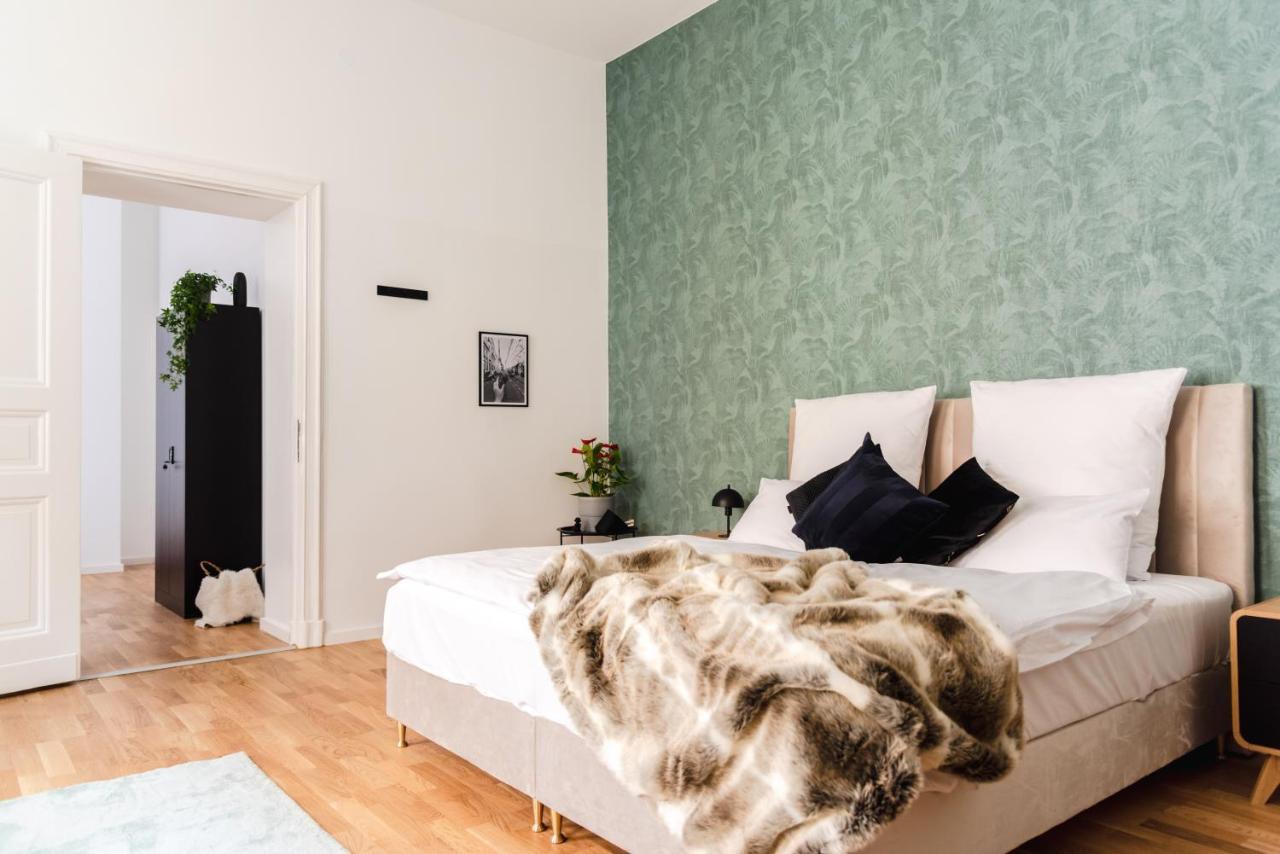 165m2 Downtown Family 5br, 3bath, Kids Room, 11min Alexanderplatz * Берлин